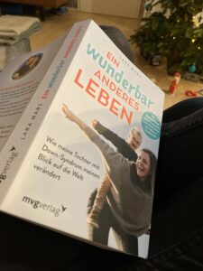 Das Buch „Ein wunderbar anderes Lebens“.